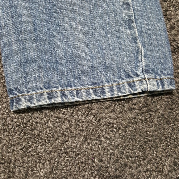 Levis - Picture 3 of 6